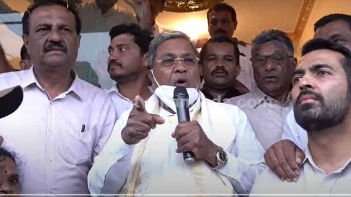 ನನ್ನ ಕಾರಿನ ಮೇಲೆ ಮೊಟ್ಟೆಗಳನ್ನು ಎಸೆದಿದ್ದು ಆರೆಸ್ಸೆಸ್ ಗೂಂಡಾಗಳು: ಸಿದ್ದರಾಮಯ್ಯ ನನ್ನ ಕಾರಿನ ಮೇಲೆ ಮೊಟ್ಟೆಗಳನ್ನು ಎಸೆದಿದ್ದು ಆರೆಸ್ಸೆಸ್ ಗೂಂಡಾಗಳು: ಸಿದ್ದರಾಮಯ್ಯ