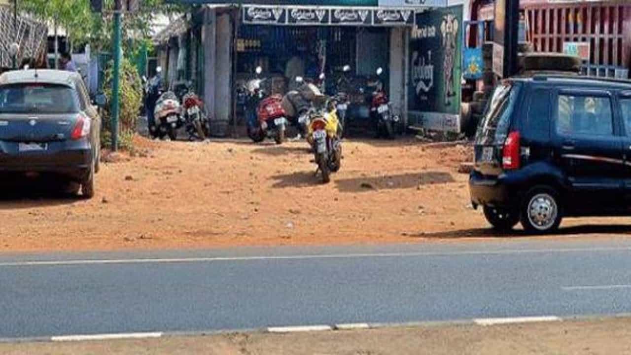 Breaking: ರಾಜ್ಯ ಹೆದ್ದಾರಿ, ಜಿಲ್ಲಾ ರಸ್ತೆಗಳ ಬದಿ ಕಟ್ಟಡ ನಿರ್ಮಾಣ; ಲೋಕೋಪಯೋಗಿ ಇಲಾಖೆಯಿಂದ ಮಹತ್ವದ ಆದೇಶ Breaking: ರಾಜ್ಯ ಹೆದ್ದಾರಿ, ಜಿಲ್ಲಾ ರಸ್ತೆಗಳ ಬದಿ ಕಟ್ಟಡ ನಿರ್ಮಾಣ; ಲೋಕೋಪಯೋಗಿ ಇಲಾಖೆಯಿಂದ ಮಹತ್ವದ ಆದೇಶ