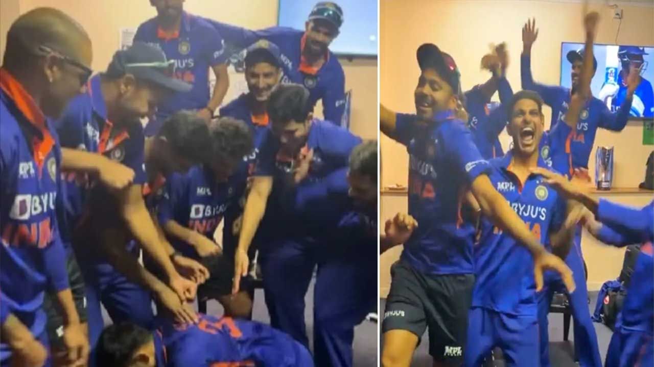 Zimbabwe vs India: ಜಿಂಬಾಬ್ವೆ ನಾಡಲ್ಲಿ ಸರಣಿ ಕ್ಲೀನ್ಸ್ವೀಪ್: ಡ್ರೆಸ್ಸಿಂಗ್ ರೂಮ್ನಲ್ಲಿ ಭಾರತೀಯರ ಭರ್ಜರಿ ಡ್ಯಾನ್ಸ್ Zimbabwe vs India: ಜಿಂಬಾಬ್ವೆ ನಾಡಲ್ಲಿ ಸರಣಿ ಕ್ಲೀನ್ಸ್ವೀಪ್: ಡ್ರೆಸ್ಸಿಂಗ್ ರೂಮ್ನಲ್ಲಿ ಭಾರತೀಯರ ಭರ್ಜರಿ ಡ್ಯಾನ್ಸ್