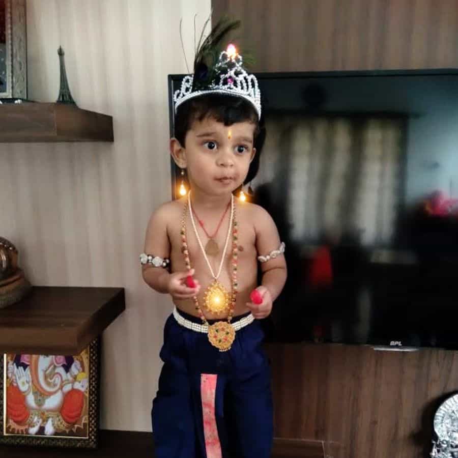 ಕೃಷ್ಣ: ಸಮರ್ಥ ಹೊನ್ನಾಳ್
ತಂದೆ: ಪೃಥ್ವಿ ಎಚ್.ಬಿ
ತಾಯಿ: ಉಷಾ ಡಿ.ಎನ್
ಸ್ಥಳ: ಬೆಂಗಳೂರು