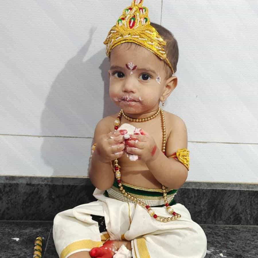 ಕೃಷ್ಣ : ವಿದ್ವತ್ ಹೊನ್ನಪ್ಪನವರ
ತಂದೆ: ಧನು
ತಾಯಿ ಜ್ಯೋತಿ
ಸ್ಥಳ: ಹಾವೇರಿ (ಯಲಗಚ್ಚ)