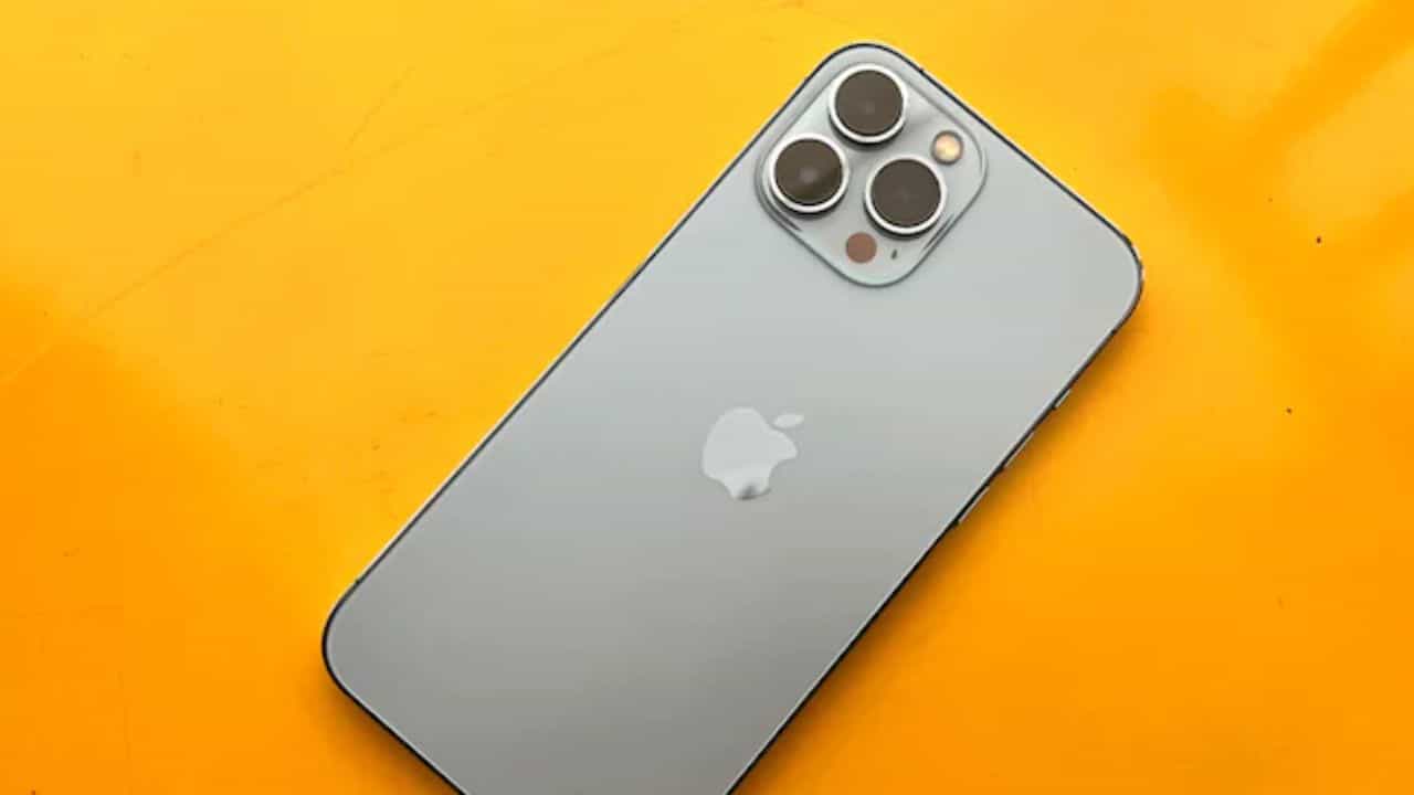 Apple iPhone 14: ಶೀಘ್ರದಲ್ಲಿ ಬರಲಿದೆ Apple iPhone 14, ಭಾರತದ BIS ವೆಬ್ಸೈಟ್ನಲ್ಲಿ ಹೇಳಿದ್ದೇನು ಗೊತ್ತಾ? Apple iPhone 14: ಶೀಘ್ರದಲ್ಲಿ ಬರಲಿದೆ Apple iPhone 14, ಭಾರತದ BIS ವೆಬ್ಸೈಟ್ನಲ್ಲಿ ಹೇಳಿದ್ದೇನು ಗೊತ್ತಾ?