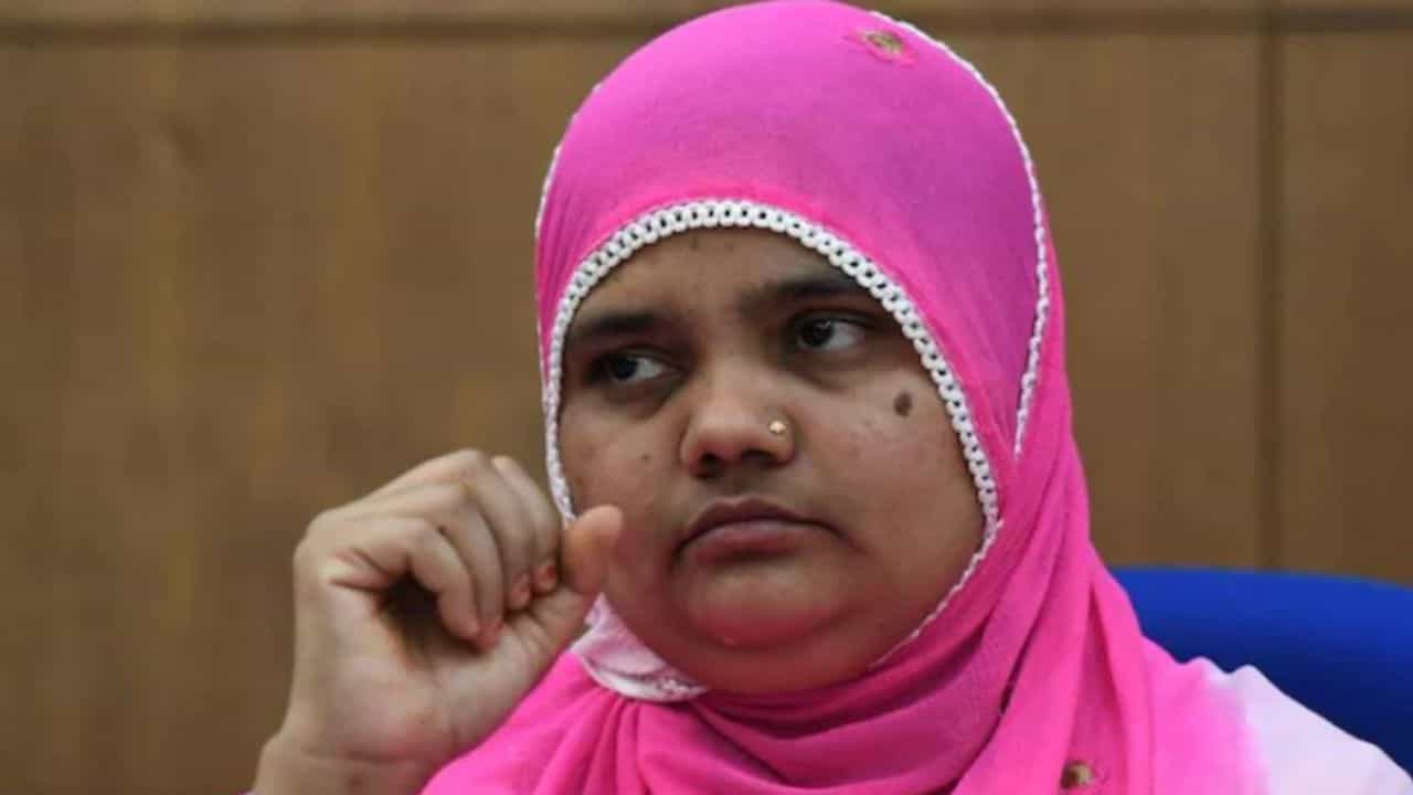 ಬಿಲ್ಕಿಸ್ ಬಾನು ಸಾಮೂಹಿಕ ಅತ್ಯಾಚಾರ ಪ್ರಕರಣ: ಗುಜರಾತ್ ಸರ್ಕಾರಕ್ಕೆ ನೋಟಿಸ್ ಜಾರಿ ಮಾಡಿದ ಸುಪ್ರೀಂ ಬಿಲ್ಕಿಸ್ ಬಾನು ಸಾಮೂಹಿಕ ಅತ್ಯಾಚಾರ ಪ್ರಕರಣ: ಗುಜರಾತ್ ಸರ್ಕಾರಕ್ಕೆ ನೋಟಿಸ್ ಜಾರಿ ಮಾಡಿದ ಸುಪ್ರೀಂ