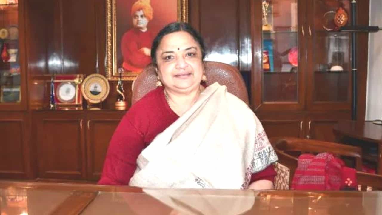 ಹಿಂದೂ ದೇವ-ದೇವತೆಗಳು ಬ್ರಾಹ್ಮಣರಲ್ಲ! JNU ಉಪಕುಲಪತಿ ಶಾಂತಿಶ್ರೀ ವಿವಾದಾತ್ಮಕ ಹೇಳಿಕೆ ಹಿಂದೂ ದೇವ-ದೇವತೆಗಳು ಬ್ರಾಹ್ಮಣರಲ್ಲ! JNU ಉಪಕುಲಪತಿ ಶಾಂತಿಶ್ರೀ ವಿವಾದಾತ್ಮಕ ಹೇಳಿಕೆ