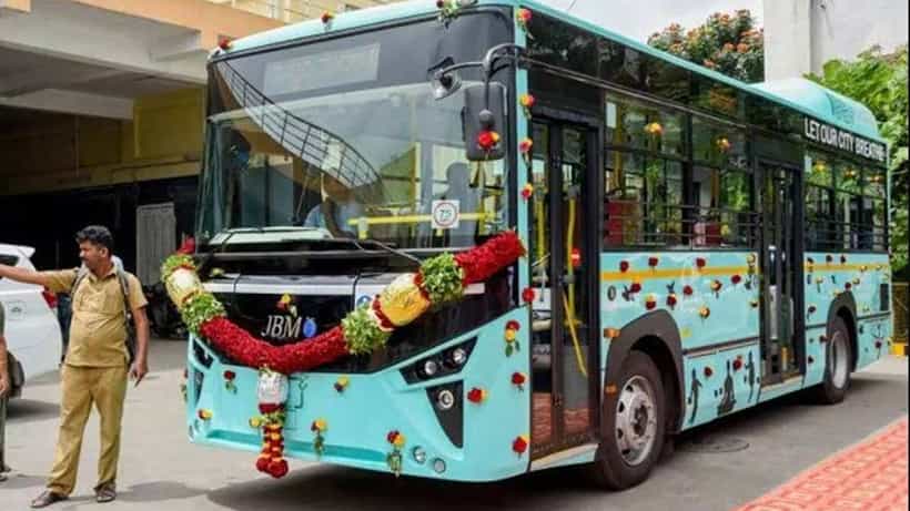 ಬಿಎಂಟಿಸಿ ಬಸ್ನಲ್ಲಿ ಸ್ವಾತಂತ್ರ್ಯ ದಿನದಂದು 61 ಲಕ್ಷ ಮಂದಿ ಉಚಿತ ಪಯಾಣ? ಅನುಮಾನ ವ್ಯಕ್ತಪಡಿಸಿದ ಜನ!