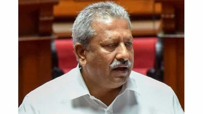 ಸಚಿವ ಭೈರತಿ ಬಸವರಾಜ್ ಕುರಿತು ಪಾಲಿಕೆ ಆಯಕ್ತರ ಹೇಳಿಕೆ ವೈರಲ್: ದಾವಣಗೆರೆ ಪಾಲಿಕೆ ಆವರಣದಲ್ಲಿ ಕಾಂಗ್ರೆಸ್ ಪ್ರತಿಭಟನೆ