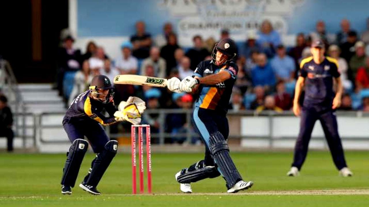 50 ಓವರ್ ಪಂದ್ಯದಲ್ಲಿ 20 ರನ್ ಬಾರಿಸದ ಬ್ಯಾಟ್ಸ್ಮನ್ಗಳು: ಗೆದ್ದಿದ್ದು ಕೇವಲ 1 ವಿಕೆಟ್ನಿಂದ..! 50 ಓವರ್ ಪಂದ್ಯದಲ್ಲಿ 20 ರನ್ ಬಾರಿಸದ ಬ್ಯಾಟ್ಸ್ಮನ್ಗಳು: ಗೆದ್ದಿದ್ದು ಕೇವಲ 1 ವಿಕೆಟ್ನಿಂದ..!