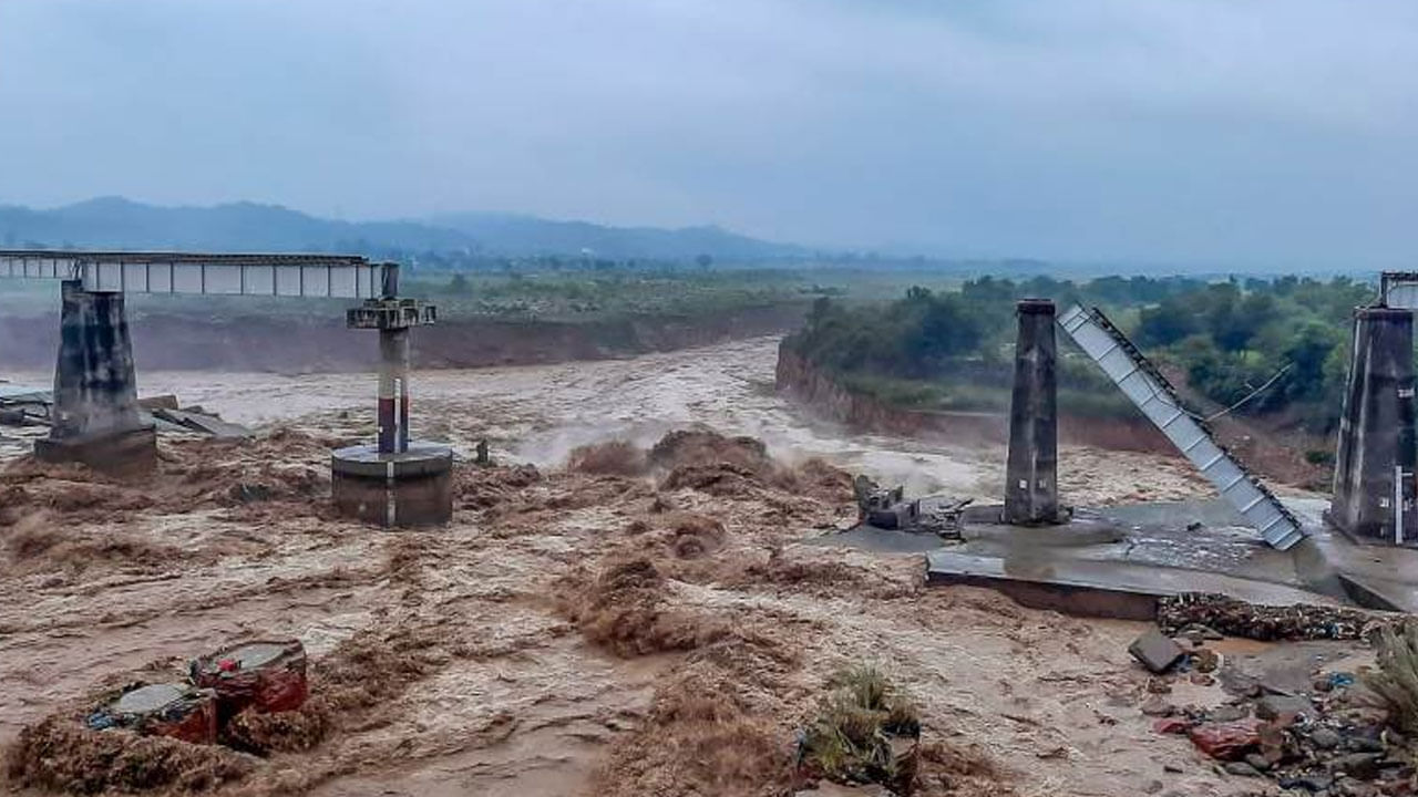 ಹಿಮಾಚಲ ಪ್ರದೇಶ, ಉತ್ತರಾಖಂಡ, ಒಡಿಶಾದಲ್ಲಿ ಪ್ರವಾಹ; ಮೂರು ದಿನಗಳಲ್ಲಿ ಸಾವಿಗೀಡಾದವರ ಸಂಖ್ಯೆ 50