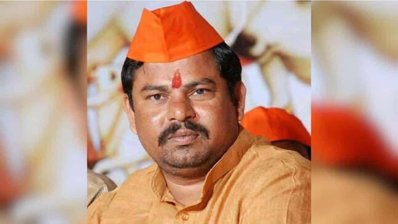 Big News: ಪ್ರವಾದಿ ಕುರಿತು ಅವಹೇಳನಕಾರಿ ಹೇಳಿಕೆ; ತೆಲಂಗಾಣದ ಬಿಜೆಪಿ ಶಾಸಕ ರಾಜಾ ಸಿಂಗ್ ಬಂಧನ Big News: ಪ್ರವಾದಿ ಕುರಿತು ಅವಹೇಳನಕಾರಿ ಹೇಳಿಕೆ; ತೆಲಂಗಾಣದ ಬಿಜೆಪಿ ಶಾಸಕ ರಾಜಾ ಸಿಂಗ್ ಬಂಧನ