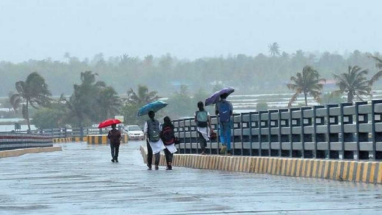Karnataka Rain: ಕರ್ನಾಟಕದ 7 ಜಿಲ್ಲೆಗಳಿಗೆ ಇಂದು ಆರೆಂಜ್ ಅಲರ್ಟ್; ಬೆಂಗಳೂರಿಗೆ ಹಳದಿ ಅಲರ್ಟ್ ಘೋಷಣೆ Karnataka Rain: ಕರ್ನಾಟಕದ 7 ಜಿಲ್ಲೆಗಳಿಗೆ ಇಂದು ಆರೆಂಜ್ ಅಲರ್ಟ್; ಬೆಂಗಳೂರಿಗೆ ಹಳದಿ ಅಲರ್ಟ್ ಘೋಷಣೆ
