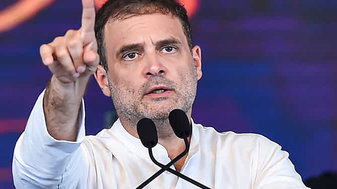 ದೇಶಕ್ಕಾಗಿ ಖಾದಿ, ರಾಷ್ಟ್ರಧ್ವಜಕ್ಕೆ ಚೀನಾದ ಪಾಲಿಸ್ಟರ್, ಮೋದಿ ಹೇಳುವುದೊಂದು ಮಾಡುವುದೊಂದು: ರಾಹುಲ್ ಟೀಕೆ