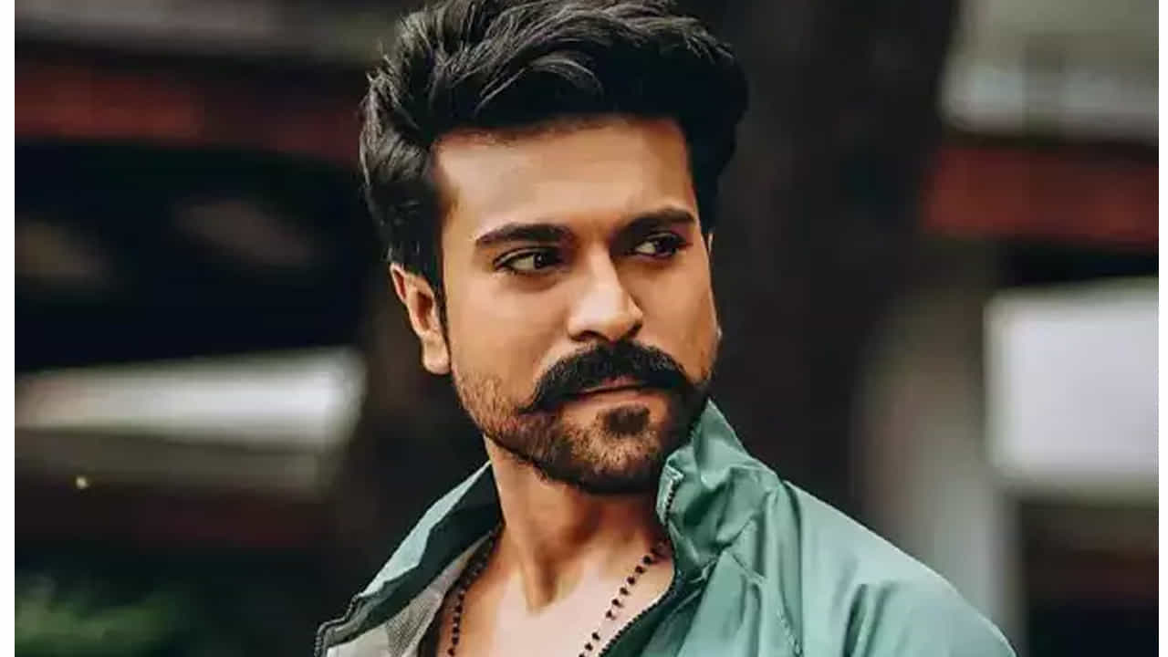 ನಿಂತೇ ಹೋಯ್ತು ರಾಮ್ ಚರಣ್ ಹೊಸ ಸಿನಿಮಾ?; ರಾಜಮೌಳಿ ಎಫೆಕ್ಟ್ ಎಂದು ದೂಷಿಸಿದ ಫ್ಯಾನ್ಸ್ ನಿಂತೇ ಹೋಯ್ತು ರಾಮ್ ಚರಣ್ ಹೊಸ ಸಿನಿಮಾ?; ರಾಜಮೌಳಿ ಎಫೆಕ್ಟ್ ಎಂದು ದೂಷಿಸಿದ ಫ್ಯಾನ್ಸ್