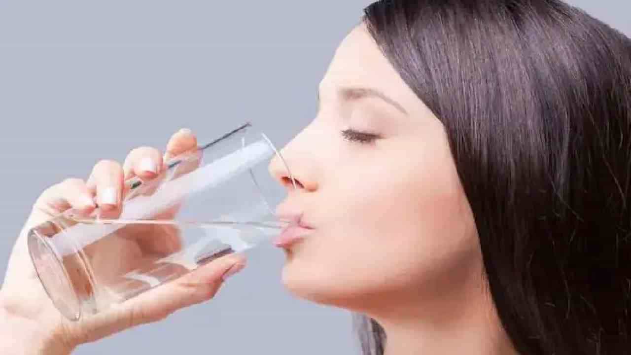 Drinking less water: ನೀವು ಕಡಿಮೆ ನೀರು ಕುಡಿಯುತ್ತೀರಾ? ಹಾಗಾದರೆ ಈ ಅಪಾಯ ತಪ್ಪಿದ್ದಲ್ಲ!