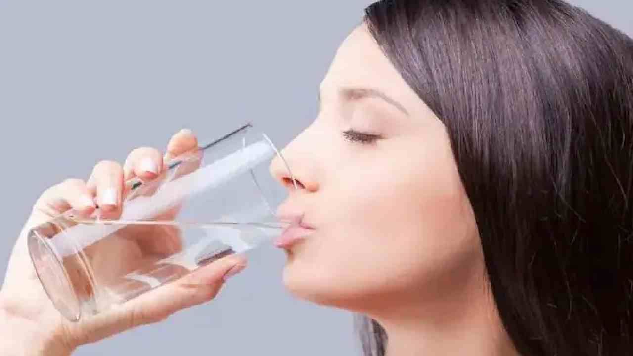 Drinking less water: ನೀವು ಕಡಿಮೆ ನೀರು ಕುಡಿಯುತ್ತೀರಾ? ಹಾಗಾದರೆ ಈ ಅಪಾಯ ತಪ್ಪಿದ್ದಲ್ಲ!