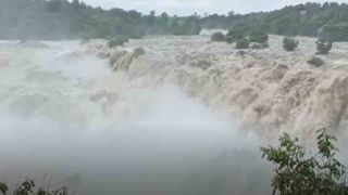 ರಾಹುಲ್ ಗಾಂಧಿ ಸೂಚನೆ ಮೇರೆಗೆ ಸಿದ್ದರಾಮಯ್ಯರನ್ನು ತಬ್ಬಿಕೊಂಡ ಡಿಕೆ ಶಿವಕುಮಾರ್​! ವಿಡಿಯೋ ನೋಡೀ