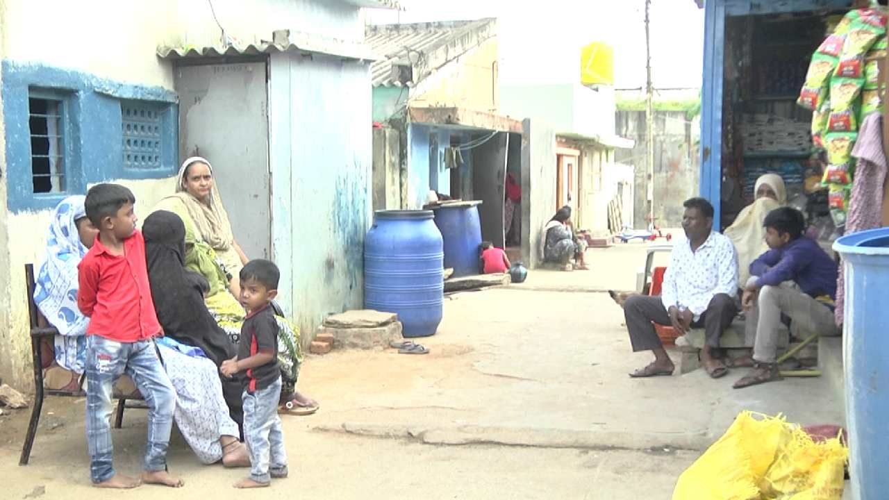 ಸೌದಿಗೆ ಹಾರಿದ ಪತ್ನಿಯ ಅಸಲಿ ಕಹಾನಿ ಬಯಲು: ಮಕ್ಕಳ ಅಳುವಿಗೂ ಕರಗದ ತಾಯಿ ಹೃದಯ, ಮೋಜು ಮಸ್ತಿ ಮಾಡುತ್ತ ವಿಡಿಯೋ ಕಾಲ್ ಮಾಡುತ್ತಿದ್ದಳು!