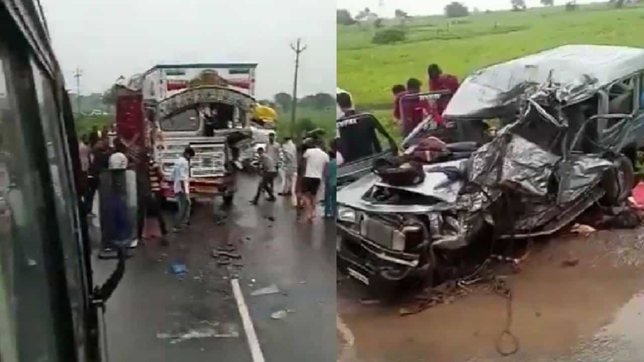 Ujjain Accident: ಉಜ್ಜಯಿನಿಯಲ್ಲಿ ಟ್ರಕ್- ಜೀಪ್ ನಡುವೆ ಡಿಕ್ಕಿ; 4 ಶಾಲಾ ಮಕ್ಕಳು ಸಾವು, 11 ಮಂದಿಗೆ ಗಾಯ Ujjain Accident: ಉಜ್ಜಯಿನಿಯಲ್ಲಿ ಟ್ರಕ್- ಜೀಪ್ ನಡುವೆ ಡಿಕ್ಕಿ; 4 ಶಾಲಾ ಮಕ್ಕಳು ಸಾವು, 11 ಮಂದಿಗೆ ಗಾಯ
