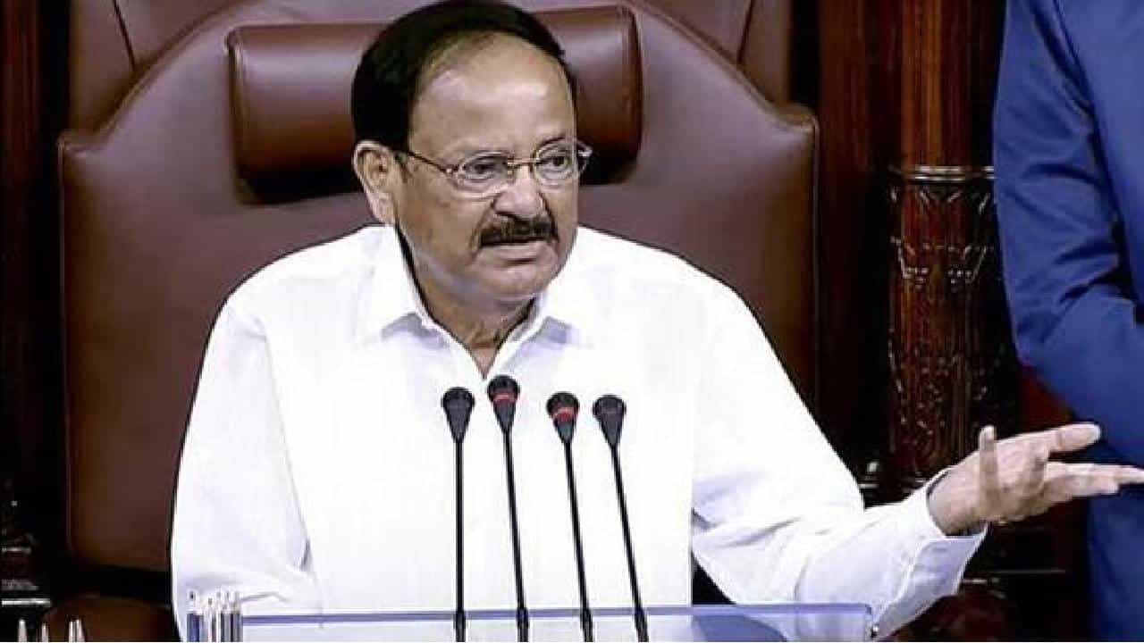 Venkaiah Naidu: ರಾಜ್ಯಸಭೆಯಲ್ಲಿ ಉಪರಾಷ್ಟ್ರಪತಿ ವೆಂಕಯ್ಯ ನಾಯ್ಡುಗೆ ಬೀಳ್ಕೊಡುಗೆ; ಇದೊಂದು ಭಾವುಕ ಕ್ಷಣ ಎಂದ ಪ್ರಧಾನಿ ಮೋದಿ Venkaiah Naidu: ರಾಜ್ಯಸಭೆಯಲ್ಲಿ ಉಪರಾಷ್ಟ್ರಪತಿ ವೆಂಕಯ್ಯ ನಾಯ್ಡುಗೆ ಬೀಳ್ಕೊಡುಗೆ; ಇದೊಂದು ಭಾವುಕ ಕ್ಷಣ ಎಂದ ಪ್ರಧಾನಿ ಮೋದಿ