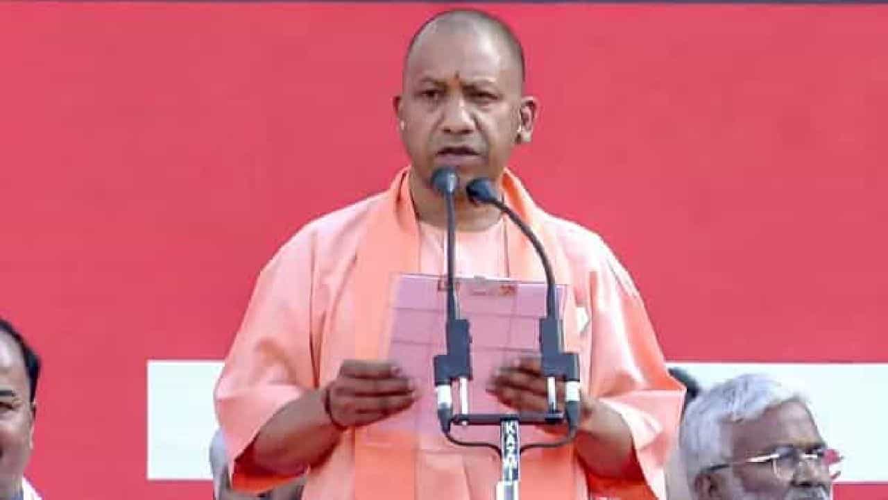 ಉತ್ತರ ಪ್ರದೇಶದ ಸಿಎಂ ಯೋಗಿ ಆದಿತ್ಯನಾಥ್ಗೆ ಜೀವ ಬೆದರಿಕೆ; ಬಾಂಬ್ ಹಾಕುವುದಾಗಿ ವಾಟ್ಸಾಪ್ ಸಂದೇಶ ಉತ್ತರ ಪ್ರದೇಶದ ಸಿಎಂ ಯೋಗಿ ಆದಿತ್ಯನಾಥ್ಗೆ ಜೀವ ಬೆದರಿಕೆ; ಬಾಂಬ್ ಹಾಕುವುದಾಗಿ ವಾಟ್ಸಾಪ್ ಸಂದೇಶ