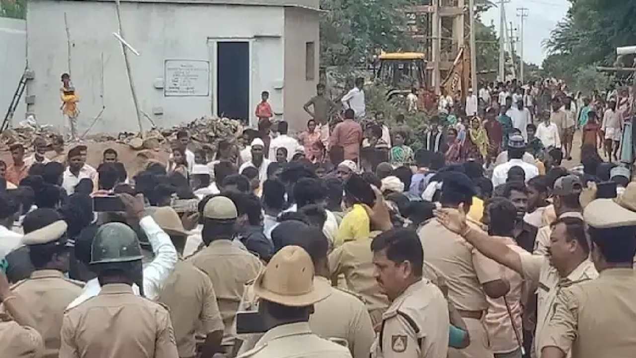 ಕನಕಗಿರಿ: ಹುಲಿಹೈದರ್ ಗ್ರಾಮದಲ್ಲಿ ಘರ್ಷಣೆ, ಇಬ್ಬರ ಸಾವು ಪ್ರಕರಣ: 25ಕ್ಕೂ ಹೆಚ್ಚು ಜನರನ್ನ ವಶಕ್ಕೆ ಪಡೆದ ಪೊಲೀಸ್