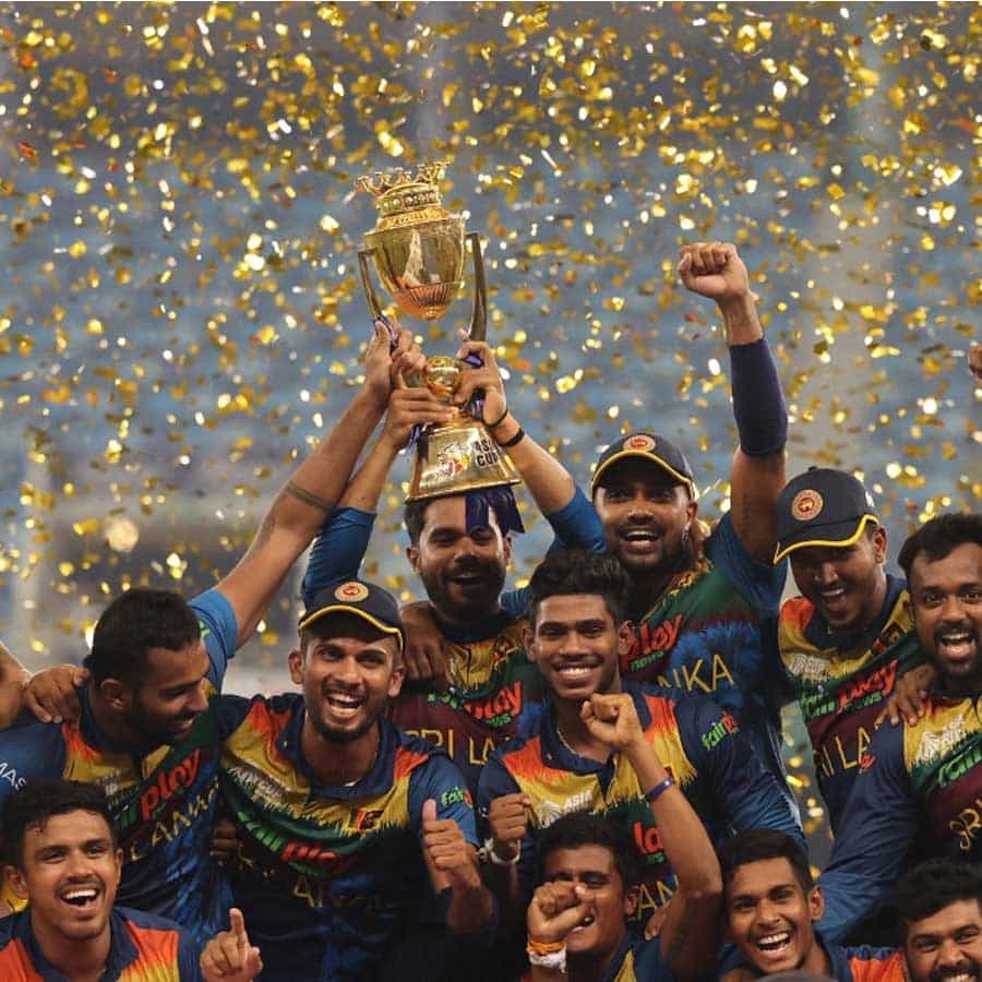 ಹದಿನೈದನೆ ಆವೃತ್ತಿಯ ಏಷ್ಯಾಕಪ್ ಟೂರ್ನಿಗೆ ತೆರೆಬಿದ್ದಿದ್ದು ಶ್ರೀಲಂಕಾ ತಂಡ ಚಾಂಪಿಯನ್ ಆಗಿ ಹೊರಹೊಮ್ಮಿದೆ. ದುಬೈ ಅಂತರರಾಷ್ಟ್ರೀಯ ಕ್ರಿಕೆಟ್ ಕ್ರೀಡಾಂಗಣದಲ್ಲಿ ನಡೆದ ಪಾಕಿಸ್ತಾನ ವಿರುದ್ಧದ ಫೈನಲ್ ಪಂದ್ಯದಲ್ಲಿ ಲಂಕಾ 23 ರನ್ ಗಳ ಗೆಲುವು ಸಾಧಿಸಿತು.