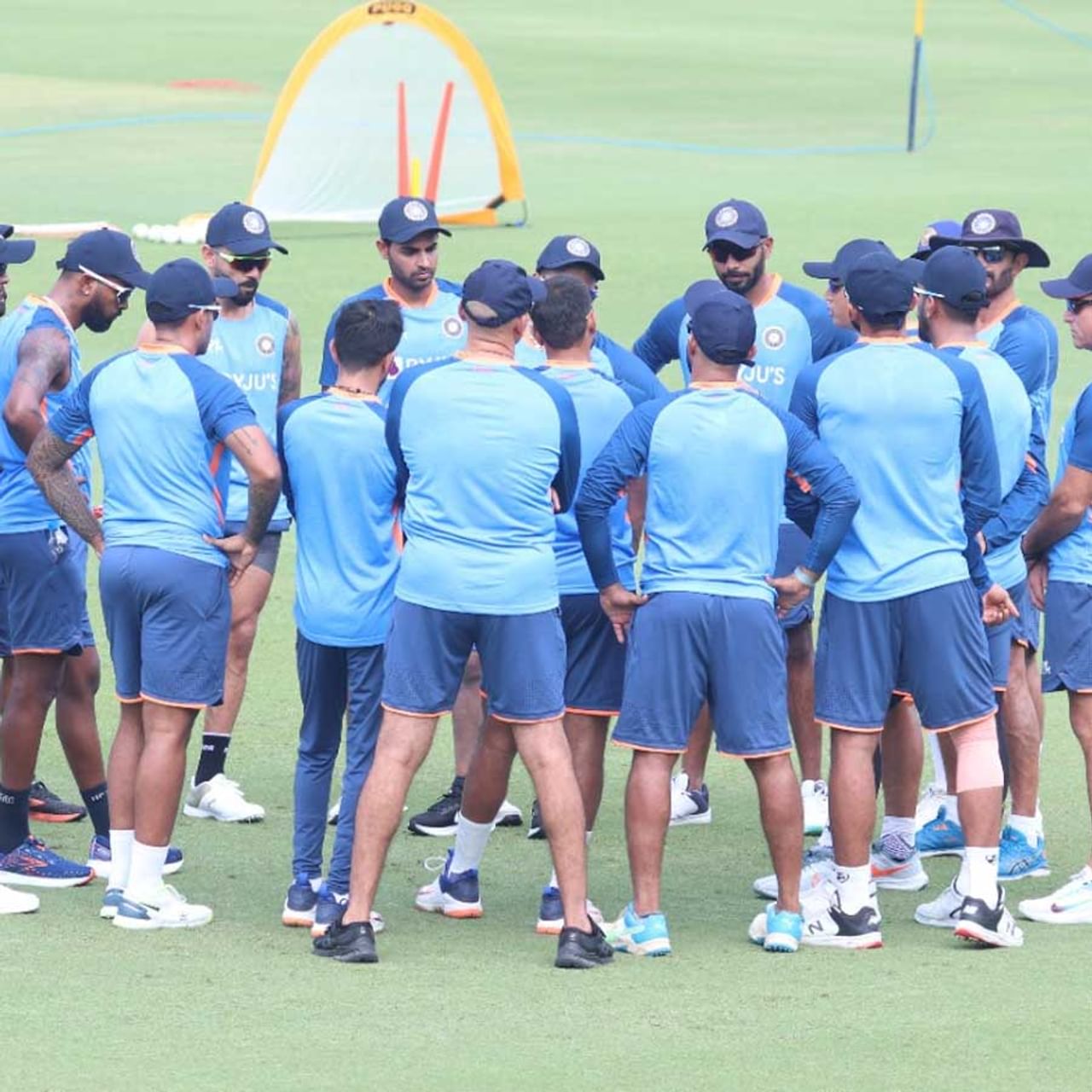 ಭಾರತ ಹಾಗೂ ಆಸ್ಟ್ರೇಲಿಯಾ (India vs Australia) ನಡುವಣ ಟಿ20 ಸರಣಿಗೆ ಇಂದು ಚಾಲನೆ ಸಿಗಲಿದೆ. ಮೊಹಾಲಿಯ ಪಂಜಾಬ್ ಕ್ರಿಕೆಟ್ ಅಸೋಸಿಯೇಷನ್ ಐಎಸ್ ಬಿಂದ್ರಾ ಸ್ಟೇಡಿಯಂನಲ್ಲಿ ಮೊದಲ ಪಂದ್ಯ ನಡೆಯಲಿದೆ.