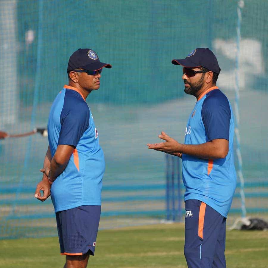 ಏಷ್ಯಾಕಪ್ 2022ರಲ್ಲಿ ಸೂಪರ್ 4 ಹಂತದ ಪಂದ್ಯಗಳು ಆರಂಭವಾಗಿದ್ದು ಇಂದು ಭಾರತ ಹಾಗೂ ಪಾಕಿಸ್ತಾನ ತಂಡ ಮುಖಾಮುಖಿ ಆಗಲಿದೆ. ಈ ಬಾರಿಯ ಏಷ್ಯಾಕಪ್ ನಲ್ಲಿ ಆಡಿದ ಎರಡೂ ಪಂದ್ಯಗಳಲ್ಲಿ ಅಮೋಘ ಗೆಲುವು ಕಂಡಿರುವ ಟೀಮ್ ಇಂಡಿಯಾ ಜಯದ ನಾಗಾಲೋಟವನ್ನು ಮುಂದುವರೆಸುವ ತವಕದಲ್ಲಿದೆ. ಇದಕ್ಕಾಗಿ ರೋಹಿತ್ ಪಡೆ ಭರ್ಜರಿ ಅಭ್ಯಾಸದಲ್ಲಿ ನಿರತರಾಗಿದ್ದಾರೆ.