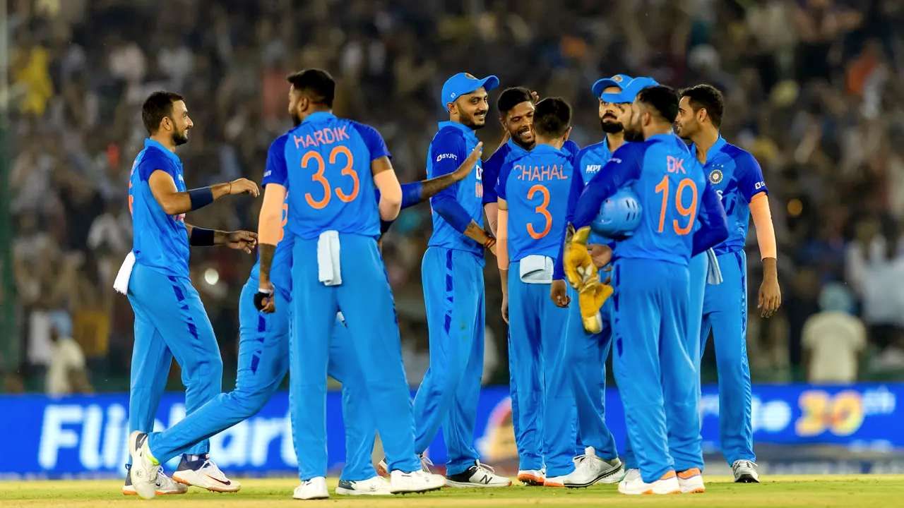 IND vs AUS: ಅರ್ಧಶತಕ ವಂಚಿತರಾದ ಟೀಮ್ ಇಂಡಿಯಾ ಬೌಲರ್​ಗಳು: ಫುಲ್ ಟ್ರೋಲ್