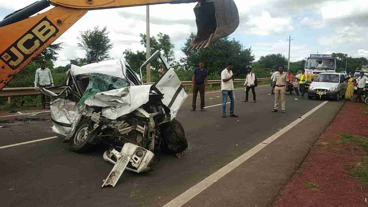 ಬೆಳಗಾವಿಯಲ್ಲಿ ಭೀಕರ ರಸ್ತೆ ಅಪಘಾತ; ಎಎಸ್​ಐ ಪತ್ನಿ ಸೇರಿದಂತೆ ನಾಲ್ವರ ಸಾವು