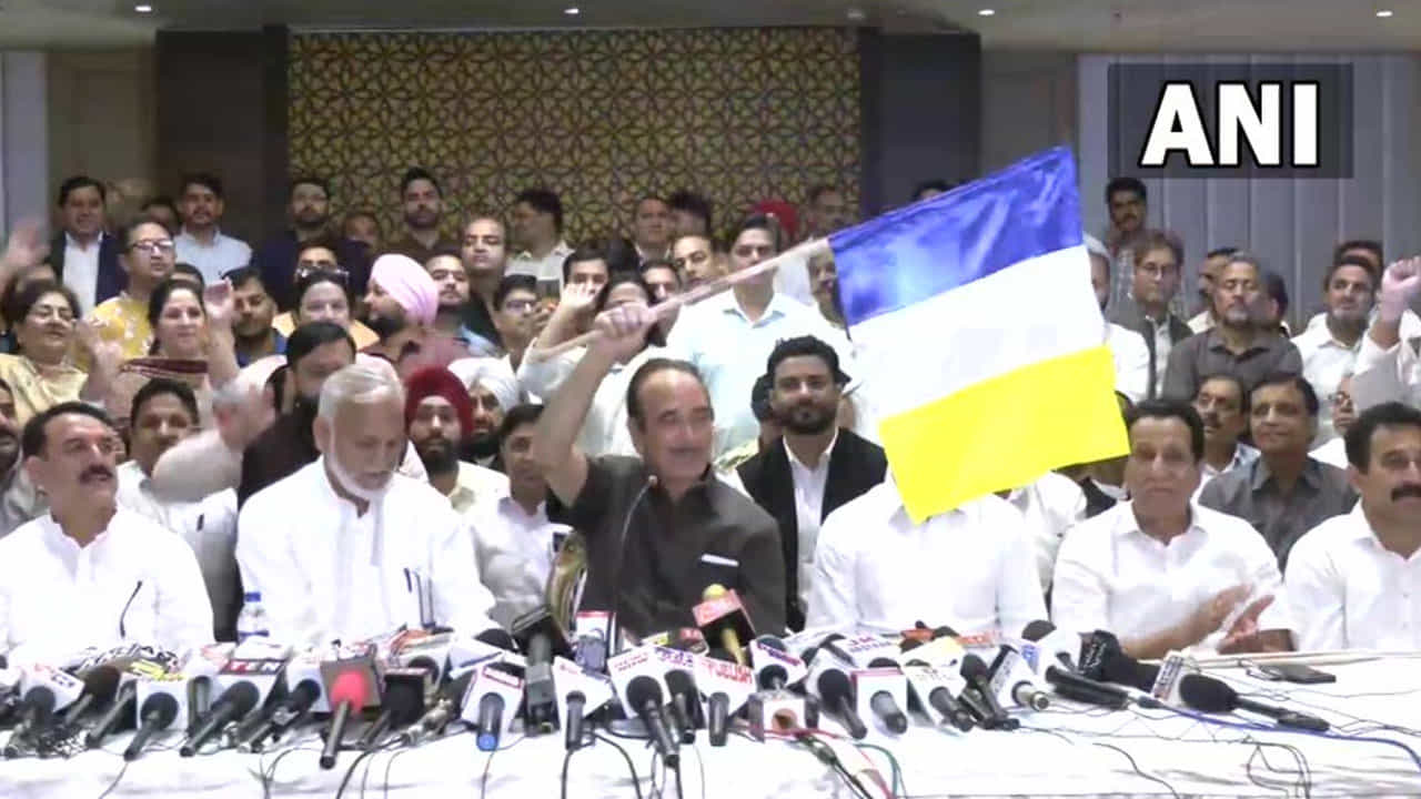 Democratic Azad Party: ಹೊಸ ಪಕ್ಷದ ಹೆಸರು ಘೋಷಿಸಿದ ಗುಲಾಂ ನಬಿ ಆಜಾದ್ Democratic Azad Party: ಹೊಸ ಪಕ್ಷದ ಹೆಸರು ಘೋಷಿಸಿದ ಗುಲಾಂ ನಬಿ ಆಜಾದ್