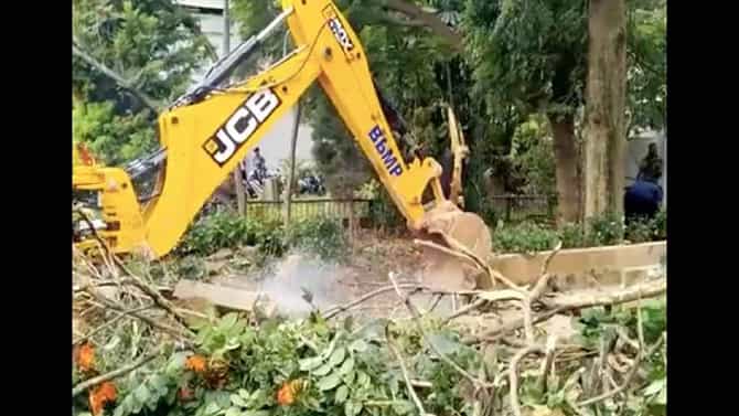 ರಾಜಕಾಲುವೆ ಒತ್ತುವರಿ ತೆರವು ಕಾರ್ಯಾಚರಣೆ ಪುನರಾರಂಭ: ರೈನ್​ಬೋ ಡ್ರೈನ್ ಲೇಔಟ್, ಮಹಾದೇವಪುರ ಸೇರಿದಂತೆ ಹಲವೆಡೆ ಮತ್ತೆ ಕಾಣಿಸಿಕೊಂಡ ಜೆಸಿಬಿ