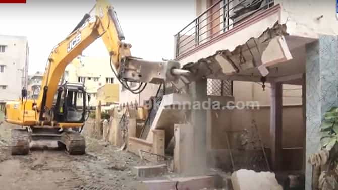 ಬೆಂಗಳೂರಿನ ಮುನ್ನೇನಕೊಳಲು ಏರಿಯಾದಲ್ಲಿ ಬಿ ಬಿ ಎಮ್ ಪಿ ಸಿಬ್ಬಂದಿಯಿಂದ ಭರ್ಜರಿ ಒತ್ತುವರಿ ತೆರವು ಕಾರ್ಯಾಚರಣೆ