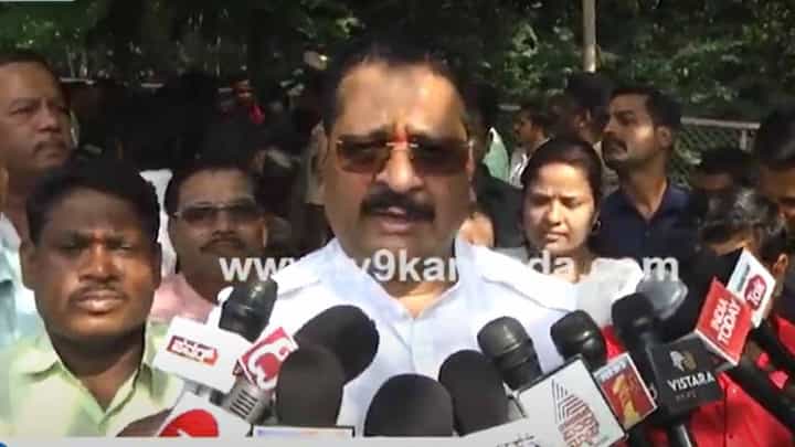 ಹಿಂದಿನ ಸಿಮಿ ಸಂಘಟನೆಯೇ ಈಗ ಪಿ ಎಫ್ ಐ ಆಗಿ ಪರಿವರ್ತನೆಯಾಗಿದೆ, ಅದನ್ನು ಕೂಡಲೇ ಬ್ಯಾನ್ ಮಾಡಬೇಕು: ಬಸನಗೌಡ ಪಾಟೀಲ ಯತ್ನಾಳ್ ಹಿಂದಿನ ಸಿಮಿ ಸಂಘಟನೆಯೇ ಈಗ ಪಿ ಎಫ್ ಐ ಆಗಿ ಪರಿವರ್ತನೆಯಾಗಿದೆ, ಅದನ್ನು ಕೂಡಲೇ ಬ್ಯಾನ್ ಮಾಡಬೇಕು: ಬಸನಗೌಡ ಪಾಟೀಲ ಯತ್ನಾಳ್