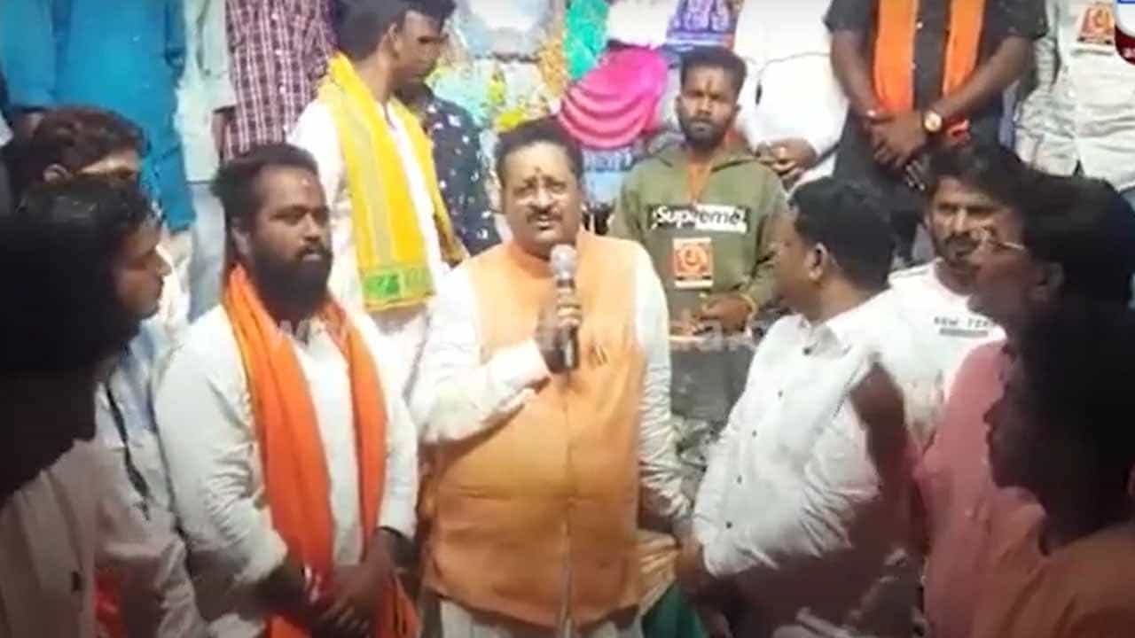 ಸಿದ್ದರಾಮಯ್ಯ ಧಮ್ ಪ್ರಶ್ನಿಸುವುದು ಬೇಡ ಮುಖ್ಯಮಂತ್ರಿಗಳೇ, ಮೊದಲು ನಿಮ್ಮ ಧಮ್ ಪ್ರದರ್ಶಿಸಿ: ಬಸನಗೌಡ ಯತ್ನಾಳ್ ಸಿದ್ದರಾಮಯ್ಯ ಧಮ್ ಪ್ರಶ್ನಿಸುವುದು ಬೇಡ ಮುಖ್ಯಮಂತ್ರಿಗಳೇ, ಮೊದಲು ನಿಮ್ಮ ಧಮ್ ಪ್ರದರ್ಶಿಸಿ: ಬಸನಗೌಡ ಯತ್ನಾಳ್