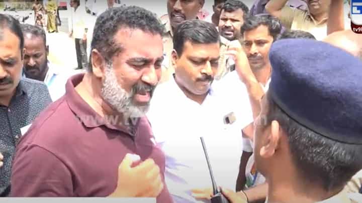 ಮಂಡ್ಯ: ಪೇಸಿಎಮ್ ಪೋಸ್ಟರ್ ಅಂಟಿಸುವುದನ್ನು ತಡೆದ ಪೊಲೀಸರೊಂದಿಗೆ ಕಾಂಗ್ರೆಸ್ ಕಾರ್ಯಕರ್ತರ ವಾಗ್ವಾದ ಮಂಡ್ಯ: ಪೇಸಿಎಮ್ ಪೋಸ್ಟರ್ ಅಂಟಿಸುವುದನ್ನು ತಡೆದ ಪೊಲೀಸರೊಂದಿಗೆ ಕಾಂಗ್ರೆಸ್ ಕಾರ್ಯಕರ್ತರ ವಾಗ್ವಾದ