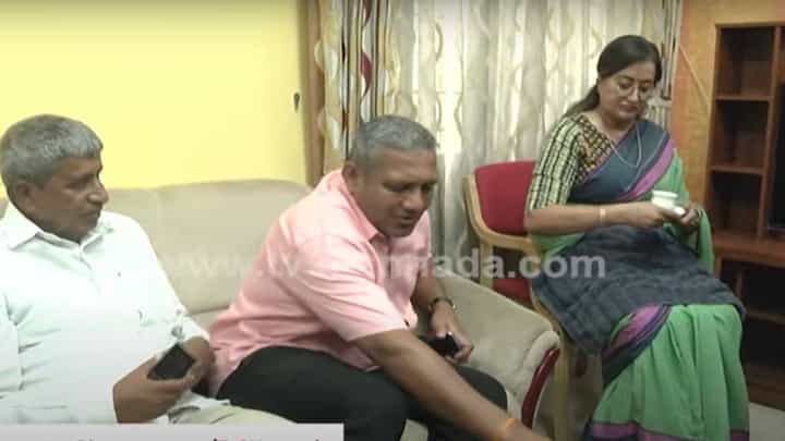 ಎಸ್ ಎಮ್ ಕೃಷ್ಣ ಸೋದರನ ಮಗ ಮಂಡ್ಯದಲ್ಲಿ ಸಂಸದೆ ಸುಮಲತಾರನ್ನು ಭೇಟಿಯಾಗಿದ್ದು ಕುತೂಹಲ ಮೂಡಿಸುತ್ತಿದೆ ಎಸ್ ಎಮ್ ಕೃಷ್ಣ ಸೋದರನ ಮಗ ಮಂಡ್ಯದಲ್ಲಿ ಸಂಸದೆ ಸುಮಲತಾರನ್ನು ಭೇಟಿಯಾಗಿದ್ದು ಕುತೂಹಲ ಮೂಡಿಸುತ್ತಿದೆ