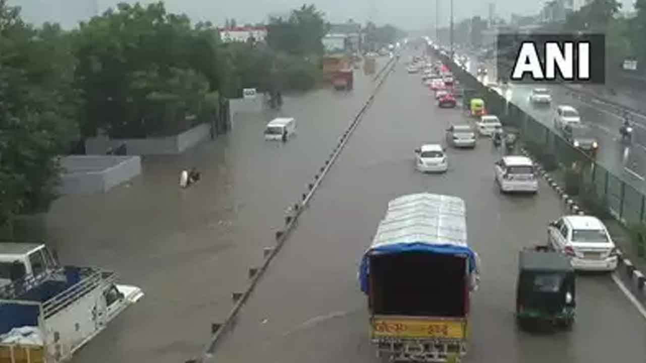 Karnataka Rain: ಕರಾವಳಿ, ದಕ್ಷಿಣ ಒಳನಾಡಿನಲ್ಲಿ ಇನ್ನೆರಡು ದಿನ ವರುಣನ ಆರ್ಭಟ; ಬೆಂಗಳೂರಿನಲ್ಲಿ ಸಾರ್ವಕಾಲಿಕ ದಾಖಲೆಯ ಮಳೆ