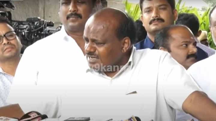 ಜೋಡೆತ್ತುಗಳ ನಡುವೆ ಪುನಃ ಸಾಮರಸ್ಯ ಮೂಡಿದೆಯೇ? ಕುಮಾರಸ್ವಾಮಿ ಮಾತು ಕೇಳಿದರೆ ಹಾಗನ್ನಿಸದಿರದು! ಜೋಡೆತ್ತುಗಳ ನಡುವೆ ಪುನಃ ಸಾಮರಸ್ಯ ಮೂಡಿದೆಯೇ? ಕುಮಾರಸ್ವಾಮಿ ಮಾತು ಕೇಳಿದರೆ ಹಾಗನ್ನಿಸದಿರದು!