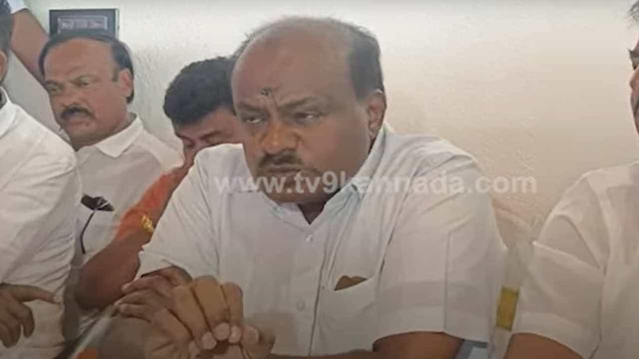 ಶತಮಾನಗಳ ಕಾಲ ಹಿಂದೂಸ್ತಾನವನ್ನು ಅಳಿದ ಮೊಘಲರಿಂದಲೇ ಅದನ್ನು ಇಸ್ಲಾಮಿಕ್ ರಾಷ್ಟ್ರ ಮಾಡುವುದು ಸಾಧ್ಯವಾಗಲಿಲ್ಲ: ಕುಮಾರಸ್ವಾಮಿ ಶತಮಾನಗಳ ಕಾಲ ಹಿಂದೂಸ್ತಾನವನ್ನು ಅಳಿದ ಮೊಘಲರಿಂದಲೇ ಅದನ್ನು ಇಸ್ಲಾಮಿಕ್ ರಾಷ್ಟ್ರ ಮಾಡುವುದು ಸಾಧ್ಯವಾಗಲಿಲ್ಲ: ಕುಮಾರಸ್ವಾಮಿ