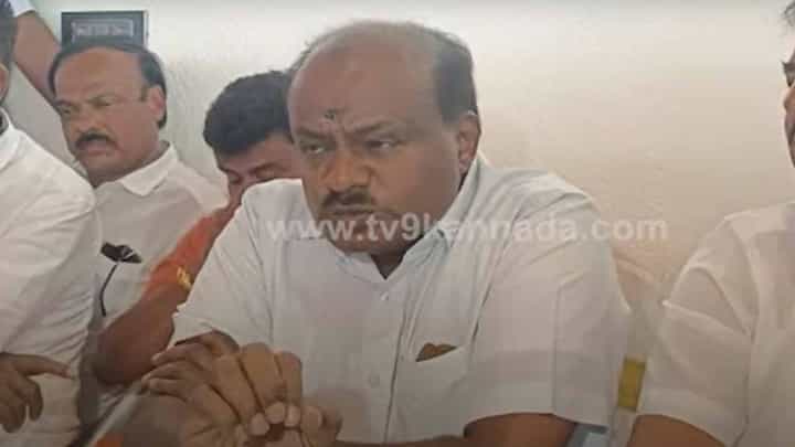 ಶತಮಾನಗಳ ಕಾಲ ಹಿಂದೂಸ್ತಾನವನ್ನು ಅಳಿದ ಮೊಘಲರಿಂದಲೇ ಅದನ್ನು ಇಸ್ಲಾಮಿಕ್ ರಾಷ್ಟ್ರ ಮಾಡುವುದು ಸಾಧ್ಯವಾಗಲಿಲ್ಲ: ಕುಮಾರಸ್ವಾಮಿ ಶತಮಾನಗಳ ಕಾಲ ಹಿಂದೂಸ್ತಾನವನ್ನು ಅಳಿದ ಮೊಘಲರಿಂದಲೇ ಅದನ್ನು ಇಸ್ಲಾಮಿಕ್ ರಾಷ್ಟ್ರ ಮಾಡುವುದು ಸಾಧ್ಯವಾಗಲಿಲ್ಲ: ಕುಮಾರಸ್ವಾಮಿ