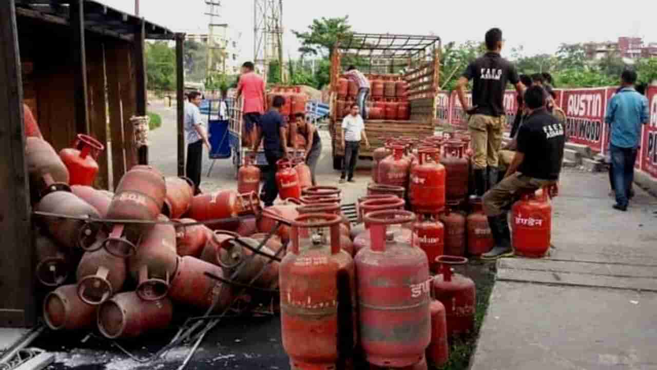 LPG Price: ಎಲ್​ಪಿಜಿ ದರ ನಿರ್ಧರಿಸುವುದು ಯಾರು? ಬೆಲೆ ಏರಿಕೆ, ಇಳಿಕೆಗೆ ಕಾರಣವೇನು? ಇಲ್ಲಿದೆ ಮಾಹಿತಿ