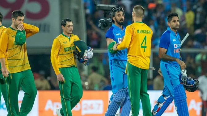 IND vs SA: 8 ವಿಕೆಟ್ಗಳ ಭರ್ಜರಿ ಗೆಲುವು ಸಾಧಿಸಿದರೂ ಕೆಟ್ಟ ದಾಖಲೆ ಬರೆದ ಟೀಮ್ ಇಂಡಿಯಾ IND vs SA: 8 ವಿಕೆಟ್ಗಳ ಭರ್ಜರಿ ಗೆಲುವು ಸಾಧಿಸಿದರೂ ಕೆಟ್ಟ ದಾಖಲೆ ಬರೆದ ಟೀಮ್ ಇಂಡಿಯಾ