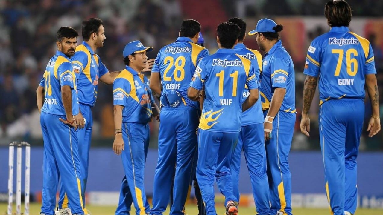 Road Safety World Series: ಸತತ ಎರಡನೇ ಬಾರಿಗೆ ಫೈನಲ್ ಪ್ರವೇಶಿಸಿದ ಇಂಡಿಯಾ ಲೆಜೆಂಡ್ಸ್..! Road Safety World Series: ಸತತ ಎರಡನೇ ಬಾರಿಗೆ ಫೈನಲ್ ಪ್ರವೇಶಿಸಿದ ಇಂಡಿಯಾ ಲೆಜೆಂಡ್ಸ್..!