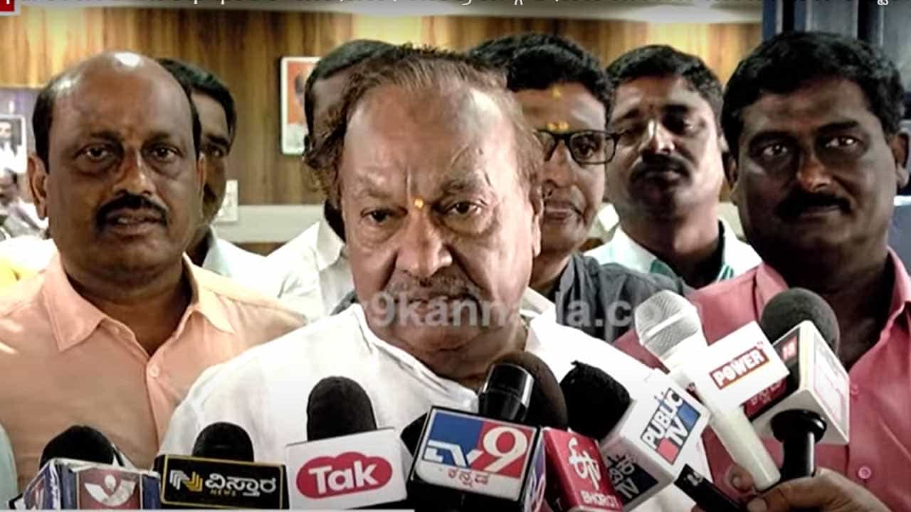 ಹಿಂದೆ ಭಾರತವನ್ನು ಒಡೆದವರು ಈಗ ಜೋಡಿಸುವ ಪ್ರಯತ್ನ ಮಾಡುತ್ತಿದ್ದಾರೆ!: ಕೆ ಎಸ್ ಈಶ್ವರಪ್ಪ ಹಿಂದೆ ಭಾರತವನ್ನು ಒಡೆದವರು ಈಗ ಜೋಡಿಸುವ ಪ್ರಯತ್ನ ಮಾಡುತ್ತಿದ್ದಾರೆ!: ಕೆ ಎಸ್ ಈಶ್ವರಪ್ಪ
