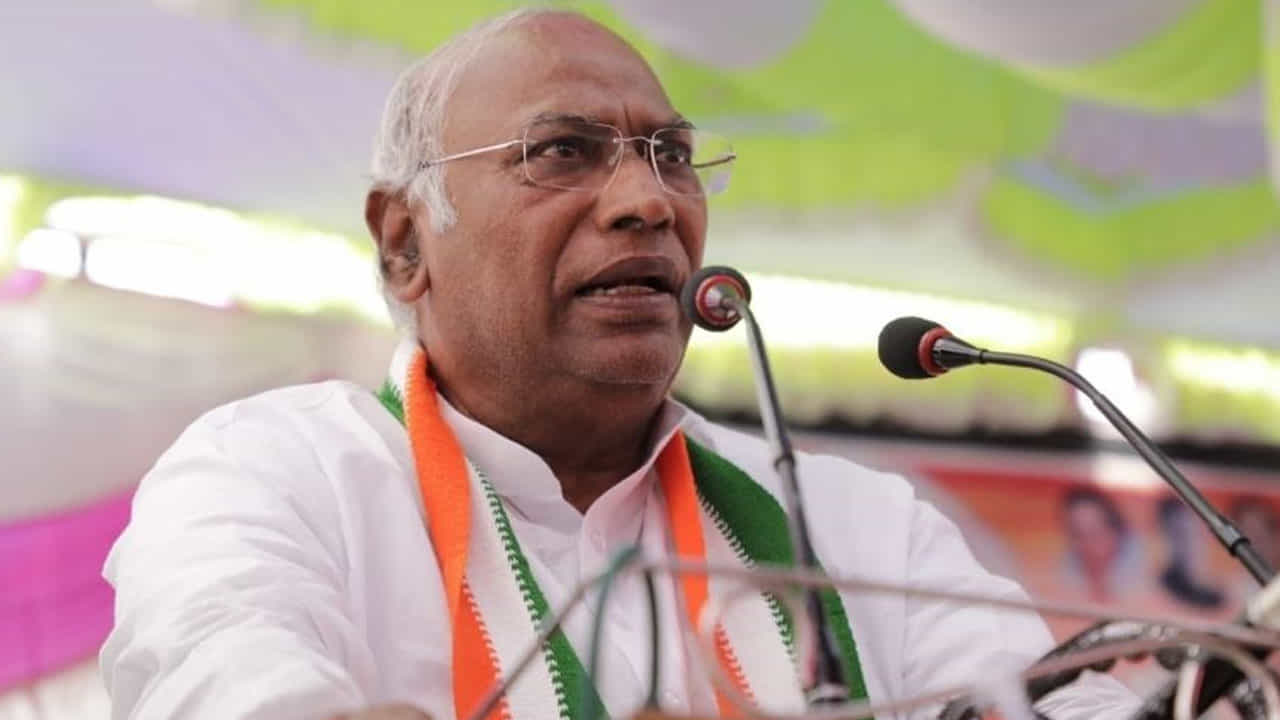 Congress President Election ಕಾಂಗ್ರೆಸ್ ಅಧ್ಯಕ್ಷರ ಚುನಾವಣೆ: ಮಲ್ಲಿಕಾರ್ಜುನ ಖರ್ಗೆ ನಾಮಪತ್ರ ಸಲ್ಲಿಕೆ Congress President Election ಕಾಂಗ್ರೆಸ್ ಅಧ್ಯಕ್ಷರ ಚುನಾವಣೆ: ಮಲ್ಲಿಕಾರ್ಜುನ ಖರ್ಗೆ ನಾಮಪತ್ರ ಸಲ್ಲಿಕೆ