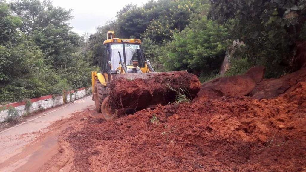 Landslide on nandi hills road in chikkaballapur