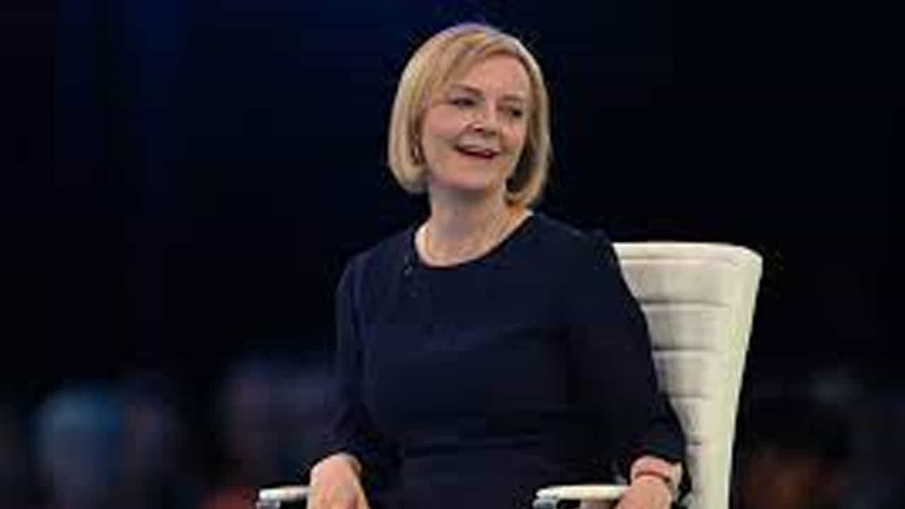 UK Next PM ರಿಷಿ ಸುನಕ್ಗಿಂತ ಜಾಸ್ತಿ ಬೆಂಬಲ; ಬ್ರಿಟನ್ ಪ್ರಧಾನಿ ಹುದ್ದೆಗೇರಲು ಲಿಜ್ ಟ್ರಸ್ ಸಿದ್ಧತೆ UK Next PM ರಿಷಿ ಸುನಕ್ಗಿಂತ ಜಾಸ್ತಿ ಬೆಂಬಲ; ಬ್ರಿಟನ್ ಪ್ರಧಾನಿ ಹುದ್ದೆಗೇರಲು ಲಿಜ್ ಟ್ರಸ್ ಸಿದ್ಧತೆ