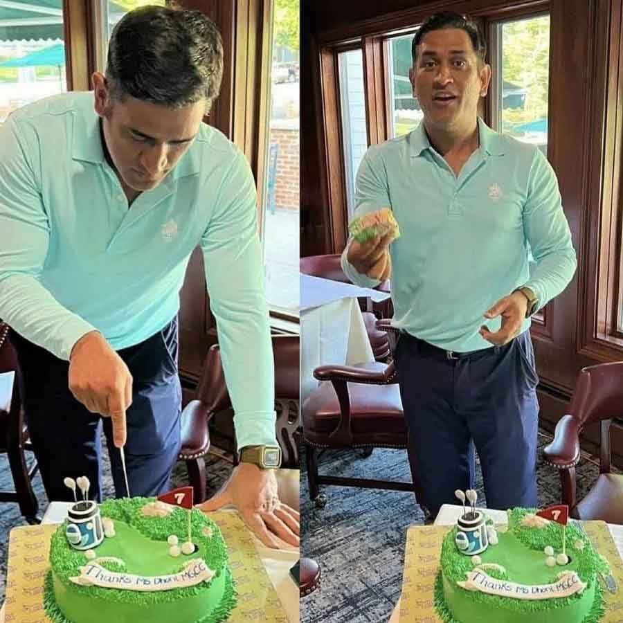 Dhoni, the former captain of the Indian team, who won two World Cups for India, is already aware of the complaints from international cricket.  But Dhoni is more interested in other sports than cricket.  Among them, tennis and golf are Mahi's favorites.  So Mahendra Singh Dhoni rushed to America for these games. 