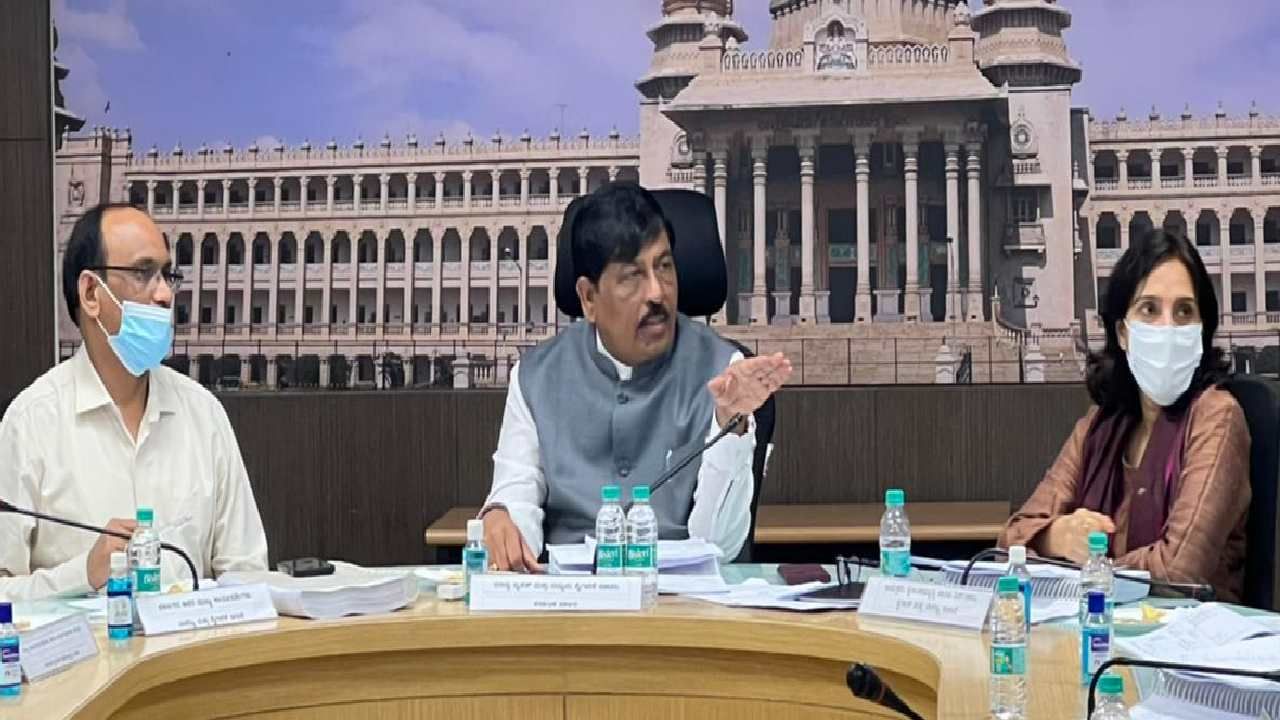 ಇನ್ವೆಸ್ಟ್ ಕರ್ನಾಟಕ-2022: ರಾಜ್ಯಕ್ಕೆ ಹರಿದು ಬಂತು 9.82 ಲಕ್ಷ ಕೋಟಿ; 6 ಲಕ್ಷ ಉದ್ಯೋಗ ಸೃಷ್ಟಿ ಇನ್ವೆಸ್ಟ್ ಕರ್ನಾಟಕ-2022: ರಾಜ್ಯಕ್ಕೆ ಹರಿದು ಬಂತು 9.82 ಲಕ್ಷ ಕೋಟಿ; 6 ಲಕ್ಷ ಉದ್ಯೋಗ ಸೃಷ್ಟಿ