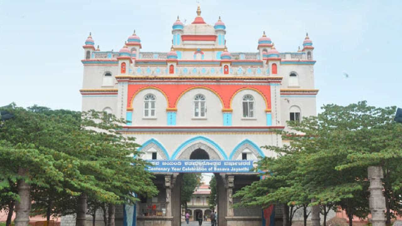 ಮುರುಘಾಶ್ರೀಗಳ ಬಂಧನದ ನಡುವೆಯೂ ಮುರುಘಾಮಠದಲ್ಲಿ ನಾಳೆ ಸಾಮೂಹಿಕ ಕಲ್ಯಾಣ ಮಹೋತ್ಸವಕ್ಕೆ ಸಿದ್ಧತೆ